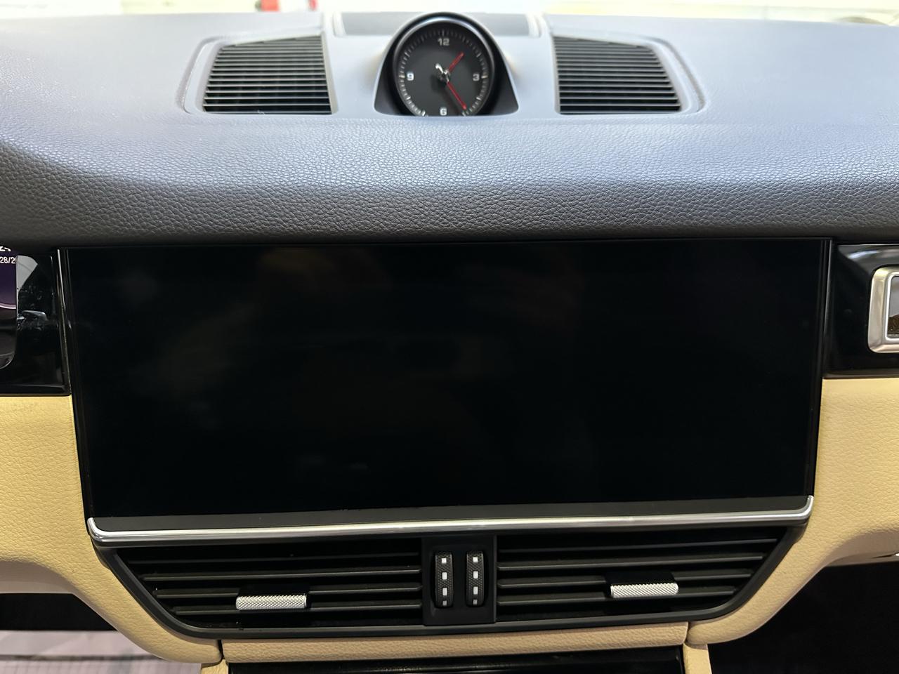 Porsche Cayenne photo 18