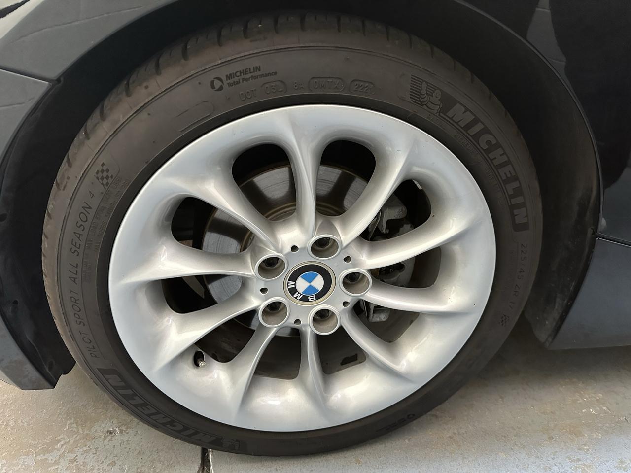 BMW Z4 2dr Roadster 2.5i 2005