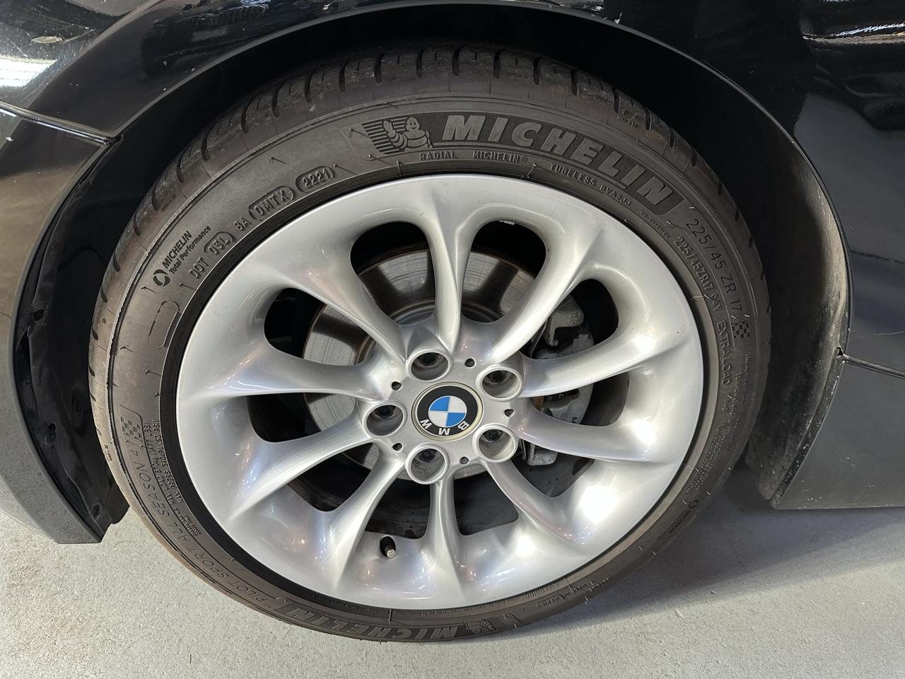 BMW Z4 2dr Roadster 2.5i 2005