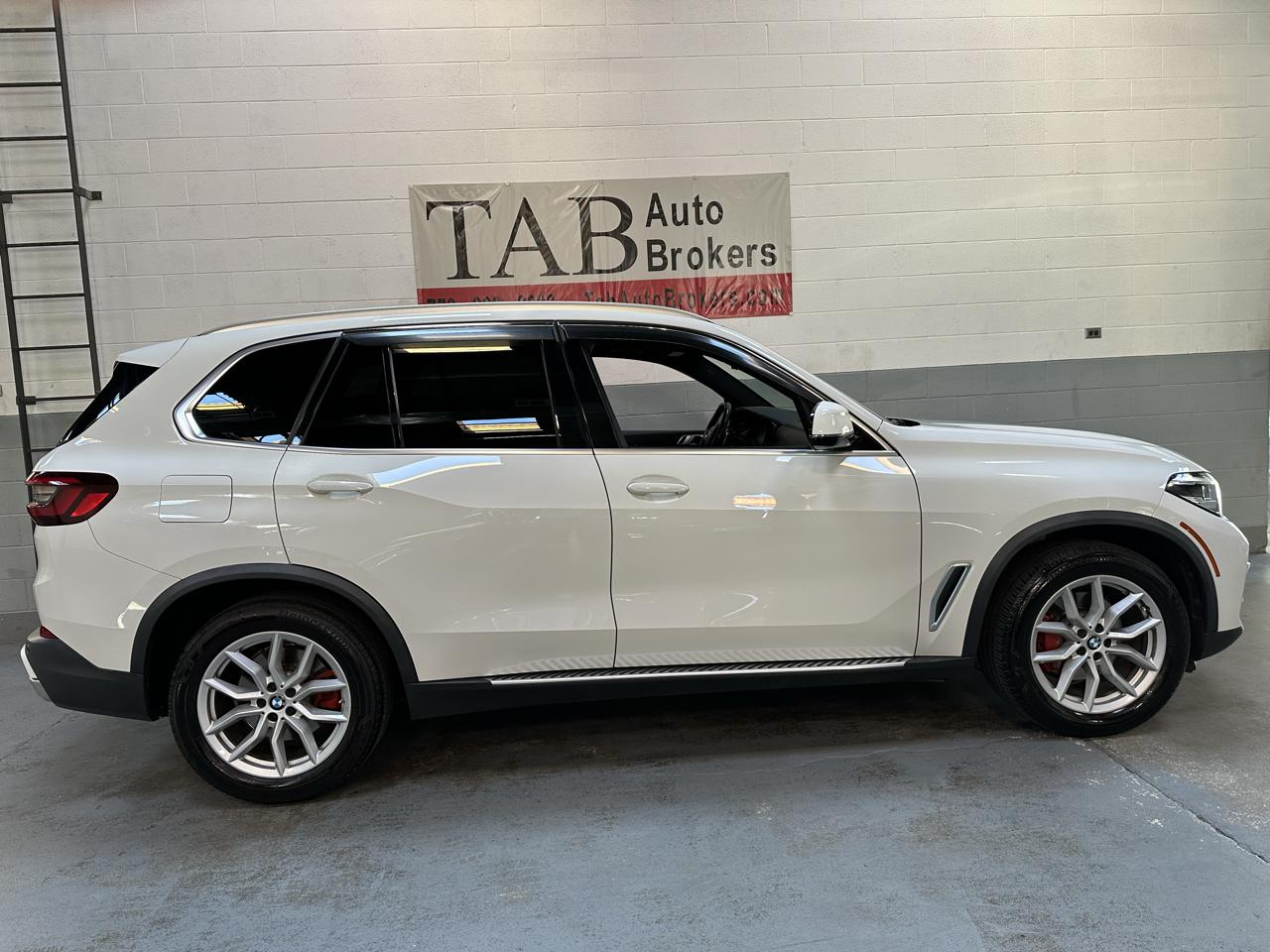 BMW X5 xDrive40i Sports Activity Vehicle 2021
