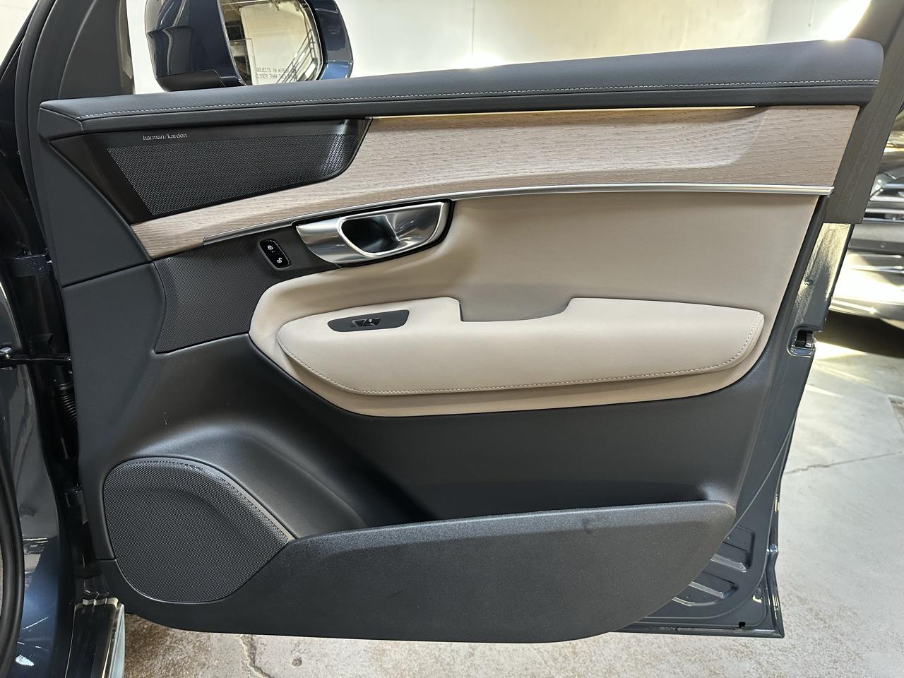 Volvo XC90 2025.5 B5 AWD Plus 7-Seater 2025