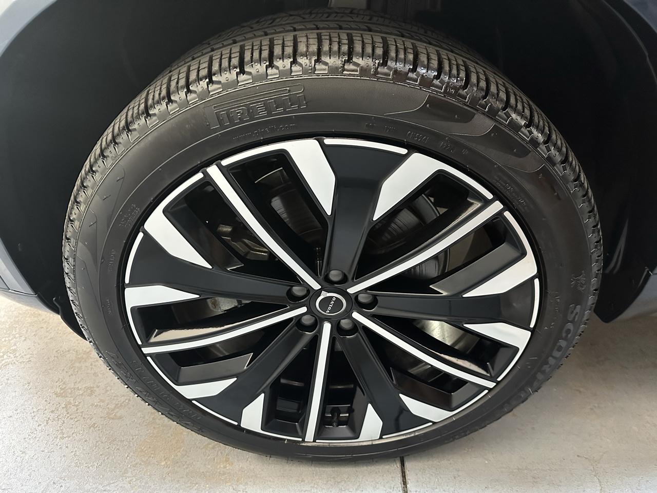 Volvo XC90 2025.5 B5 AWD Plus 7-Seater 2025