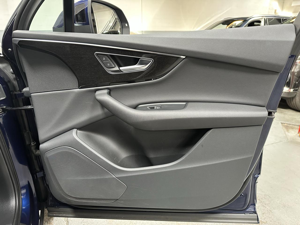 Audi Q7 photo 8