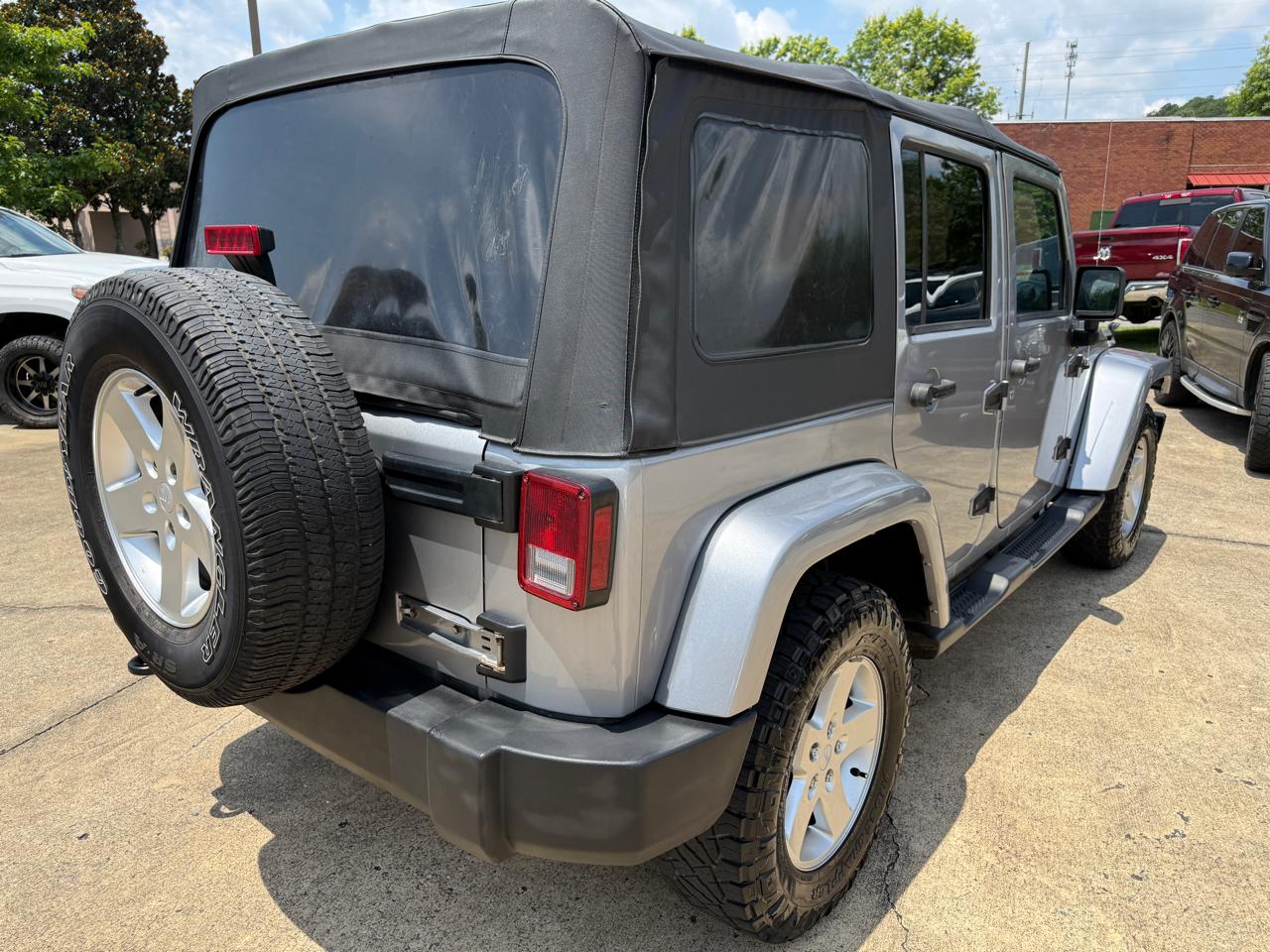 Jeep Wrangler Unlimited Sport 4WD RHD 2014
