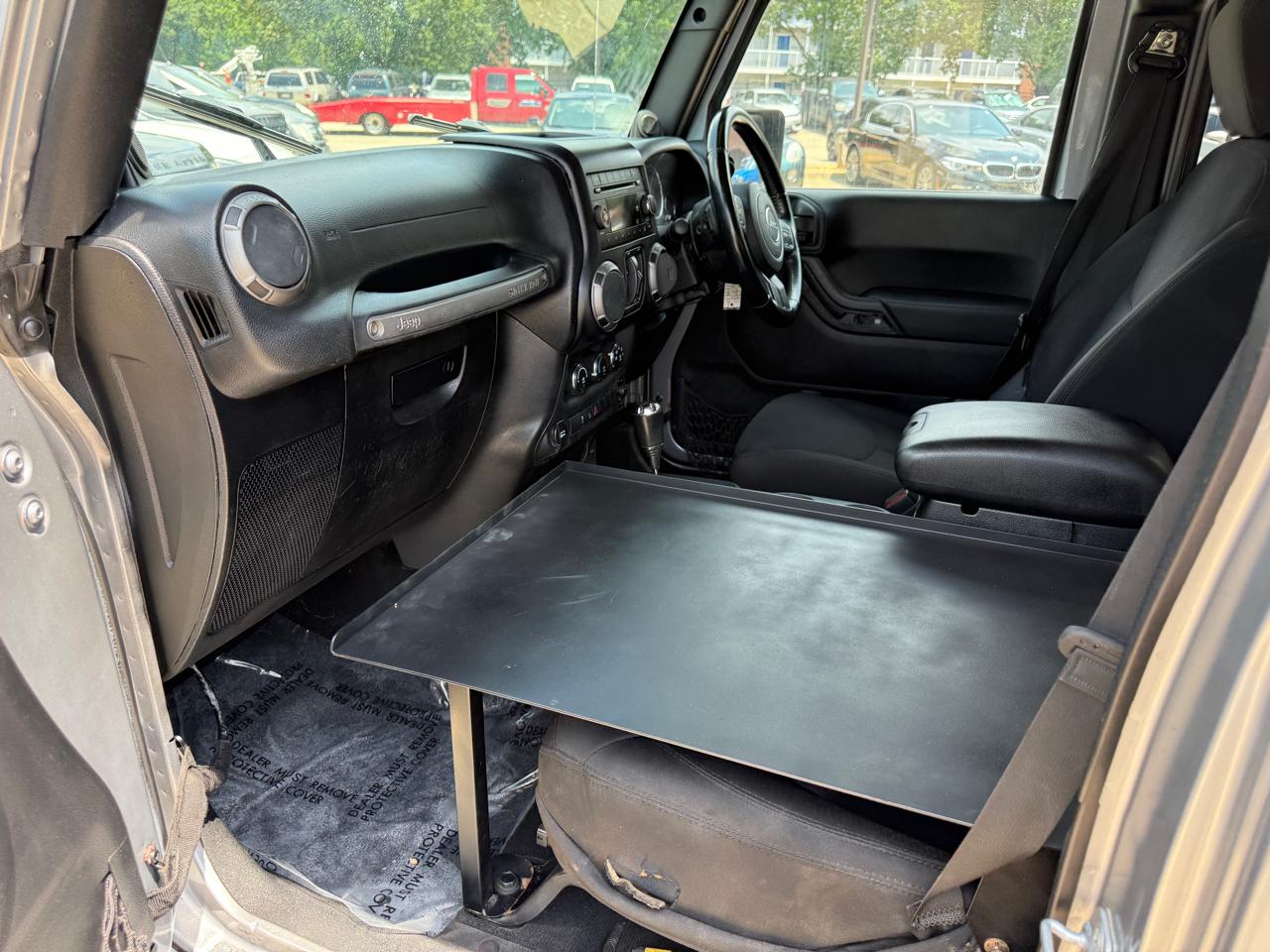Jeep Wrangler Unlimited Sport 4WD RHD 2014