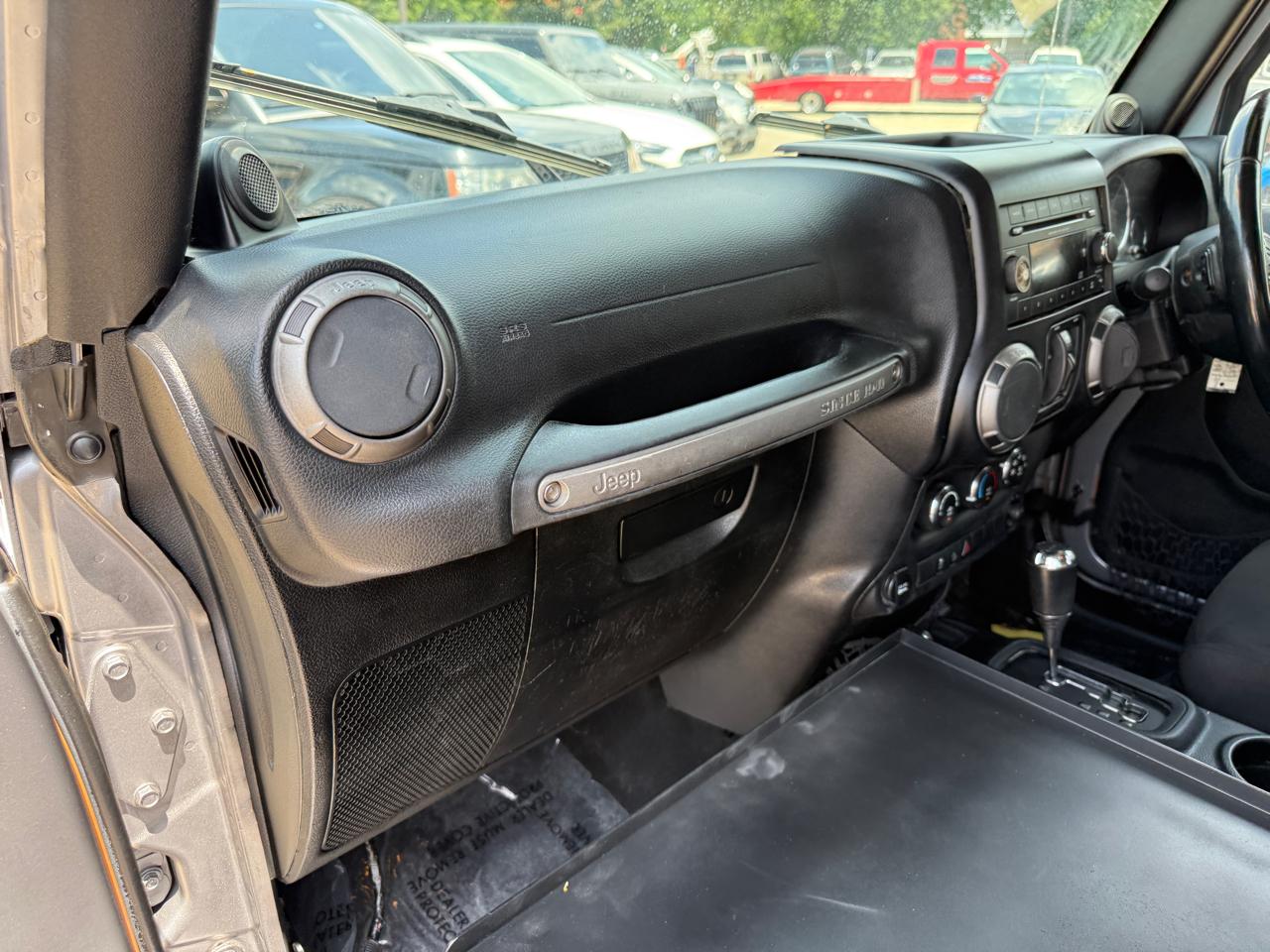 Jeep Wrangler Unlimited Sport 4WD RHD 2014