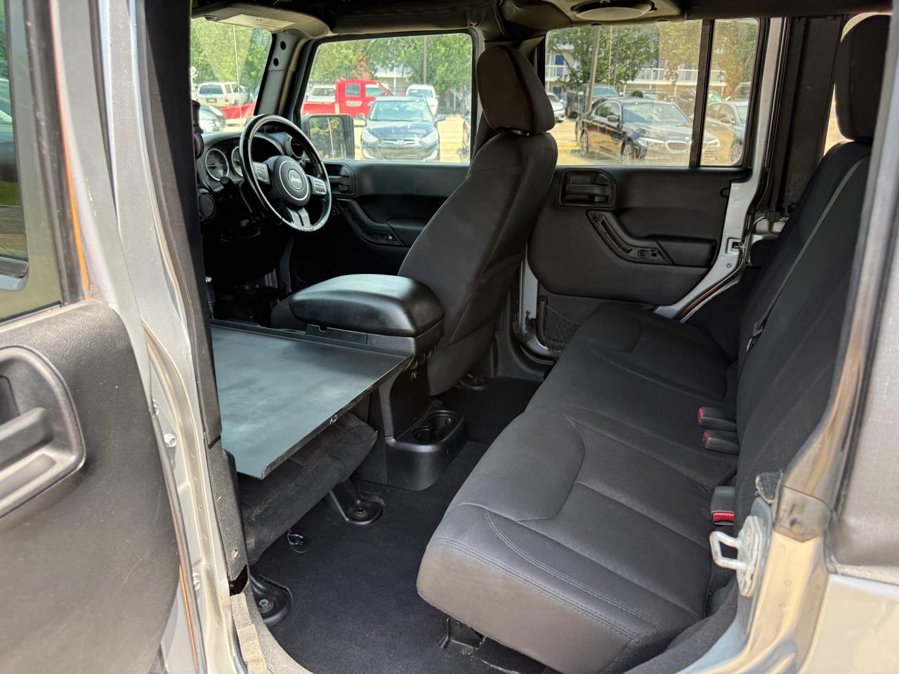 Jeep Wrangler Unlimited Sport 4WD RHD 2014