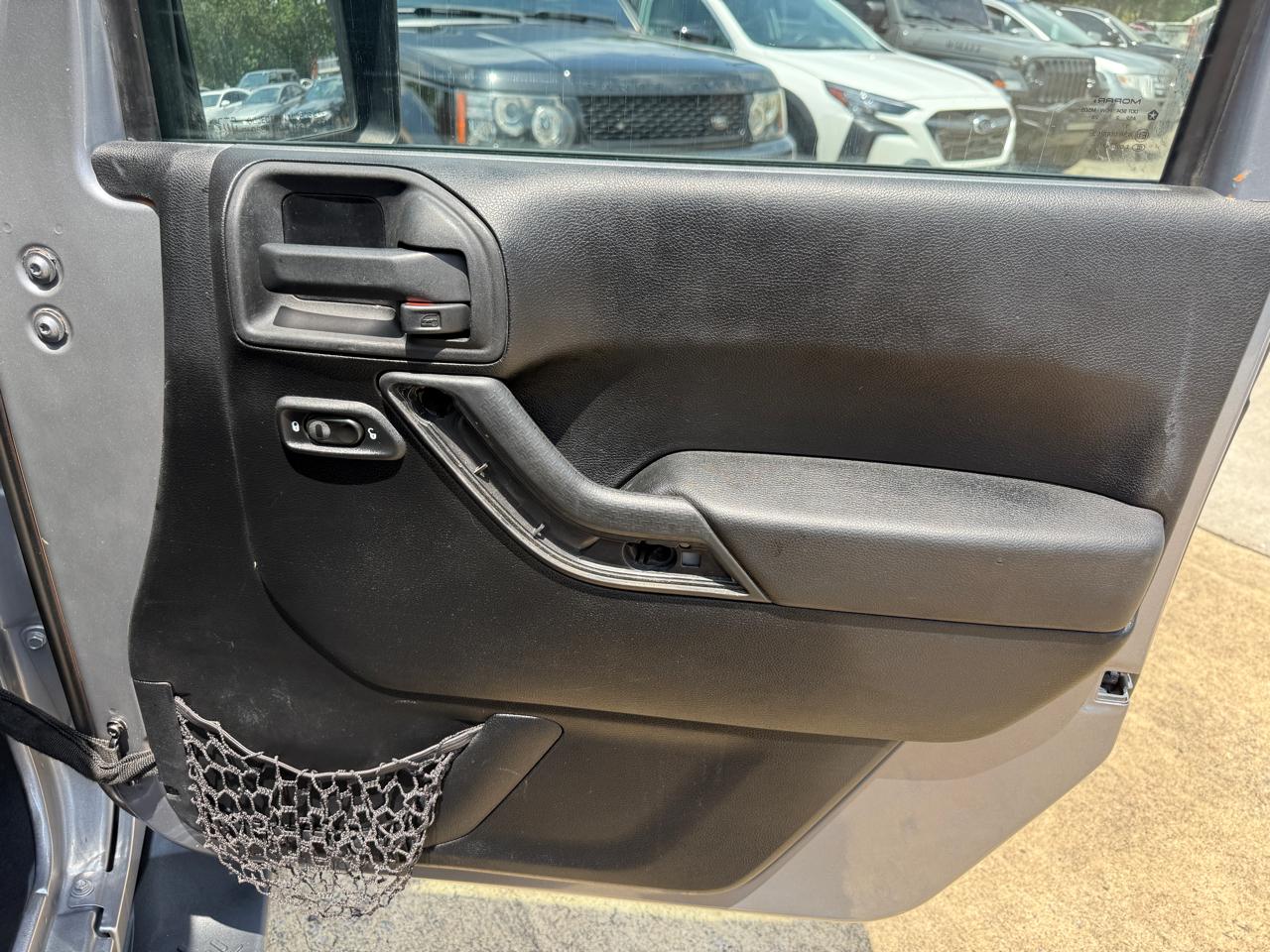 Jeep Wrangler Unlimited Sport 4WD RHD 2014