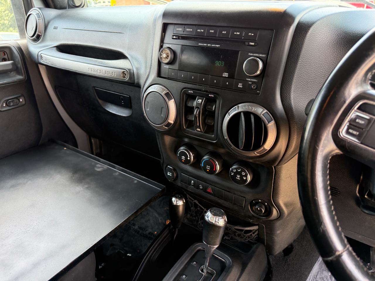 Jeep Wrangler Unlimited Sport 4WD RHD 2014
