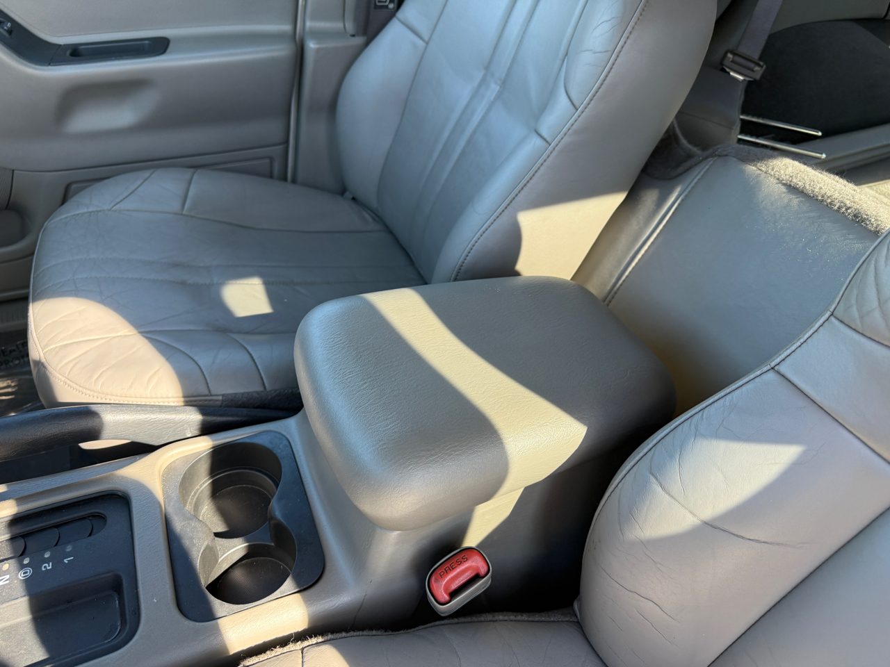 Jeep Grand Cherokee Laredo 2WD 2003