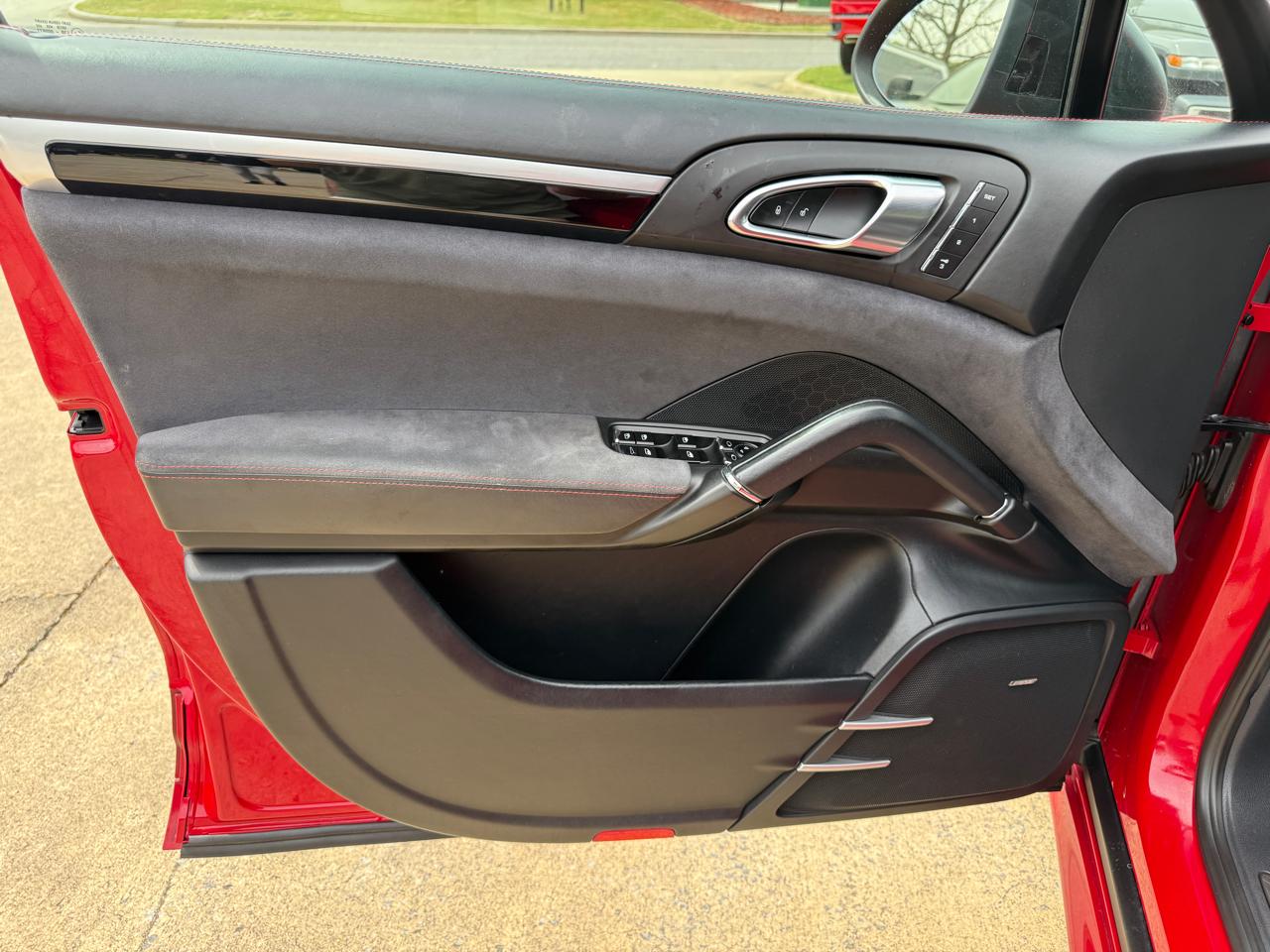 Porsche Cayenne GTS 2014