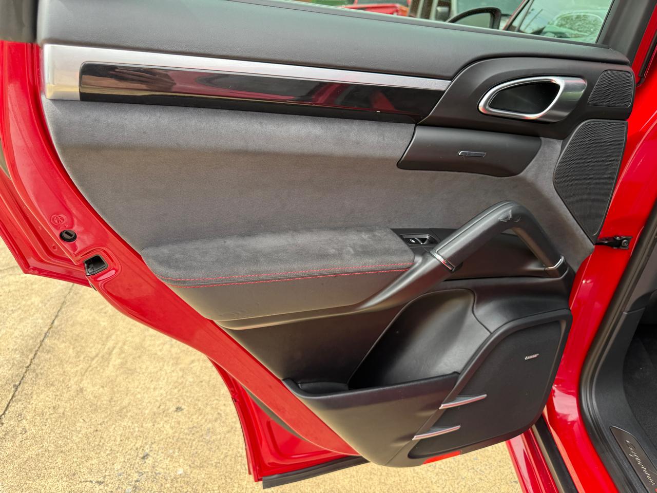 Porsche Cayenne GTS 2014