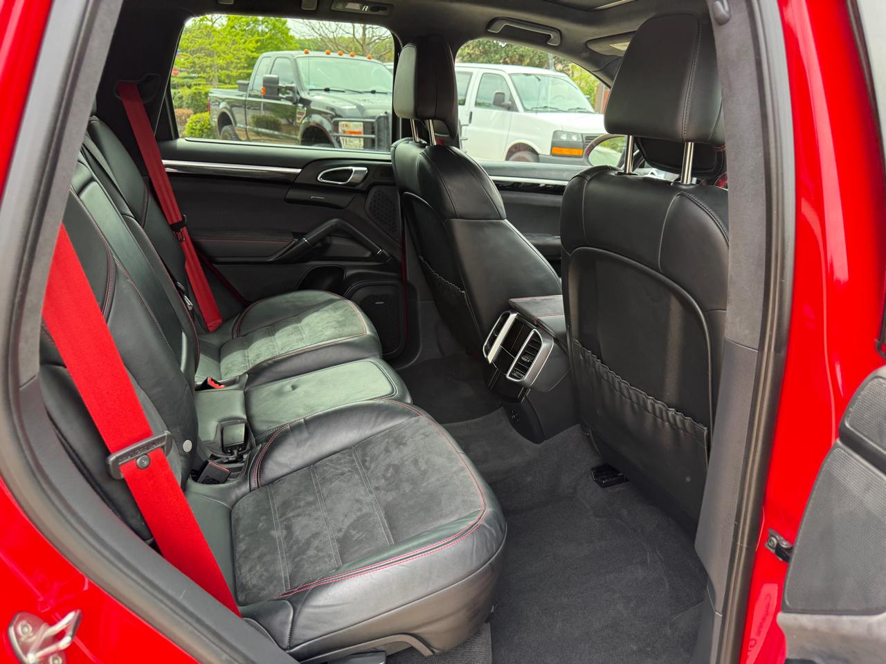 Porsche Cayenne GTS 2014