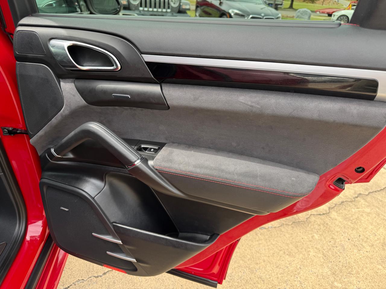 Porsche Cayenne GTS 2014