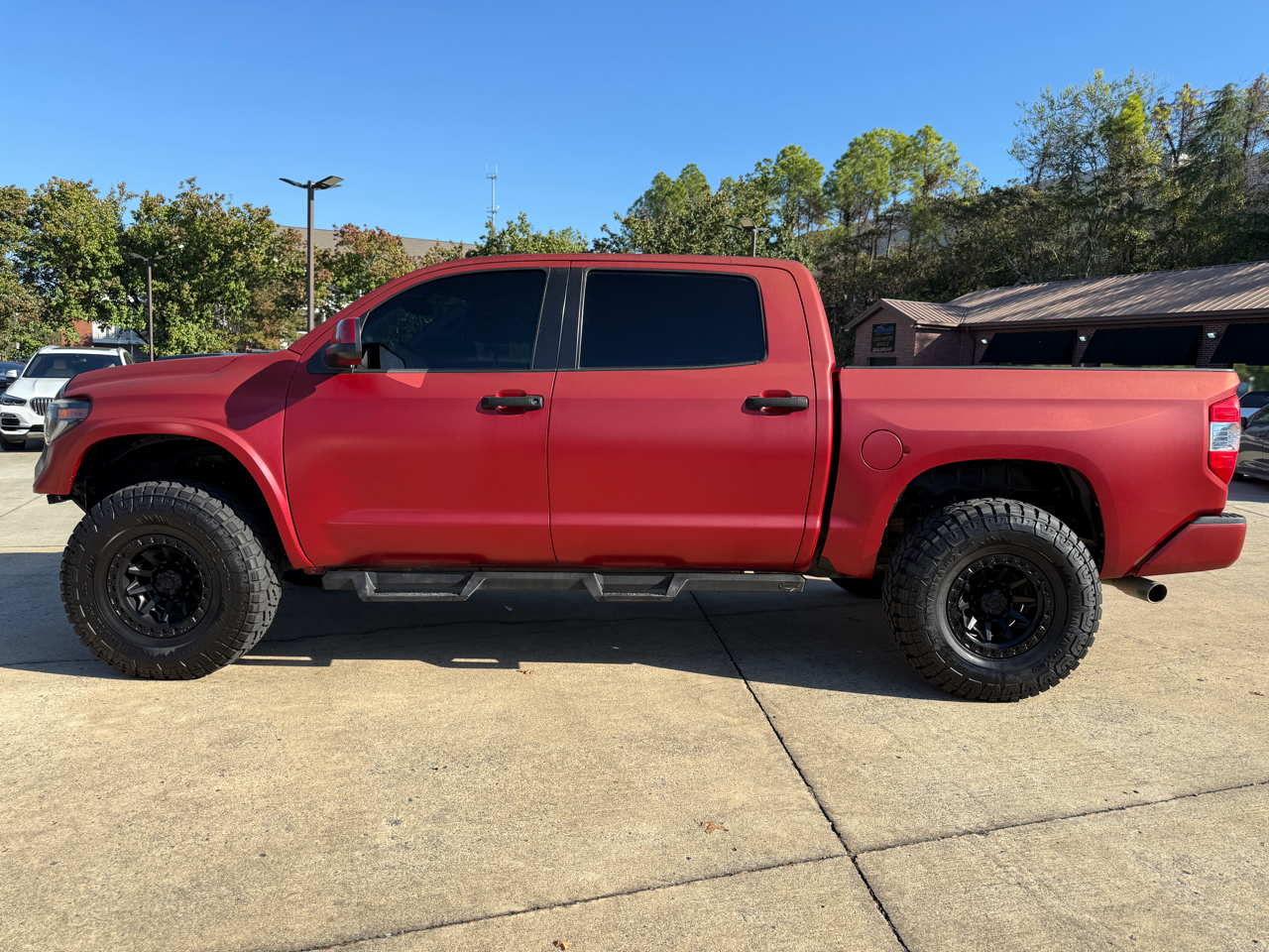 Toyota Tundra SR5 5.7L V8 CrewMax 4WD 2019 Toyota Tundra SR5 5.7L V8 CrewMax 4WD 2019