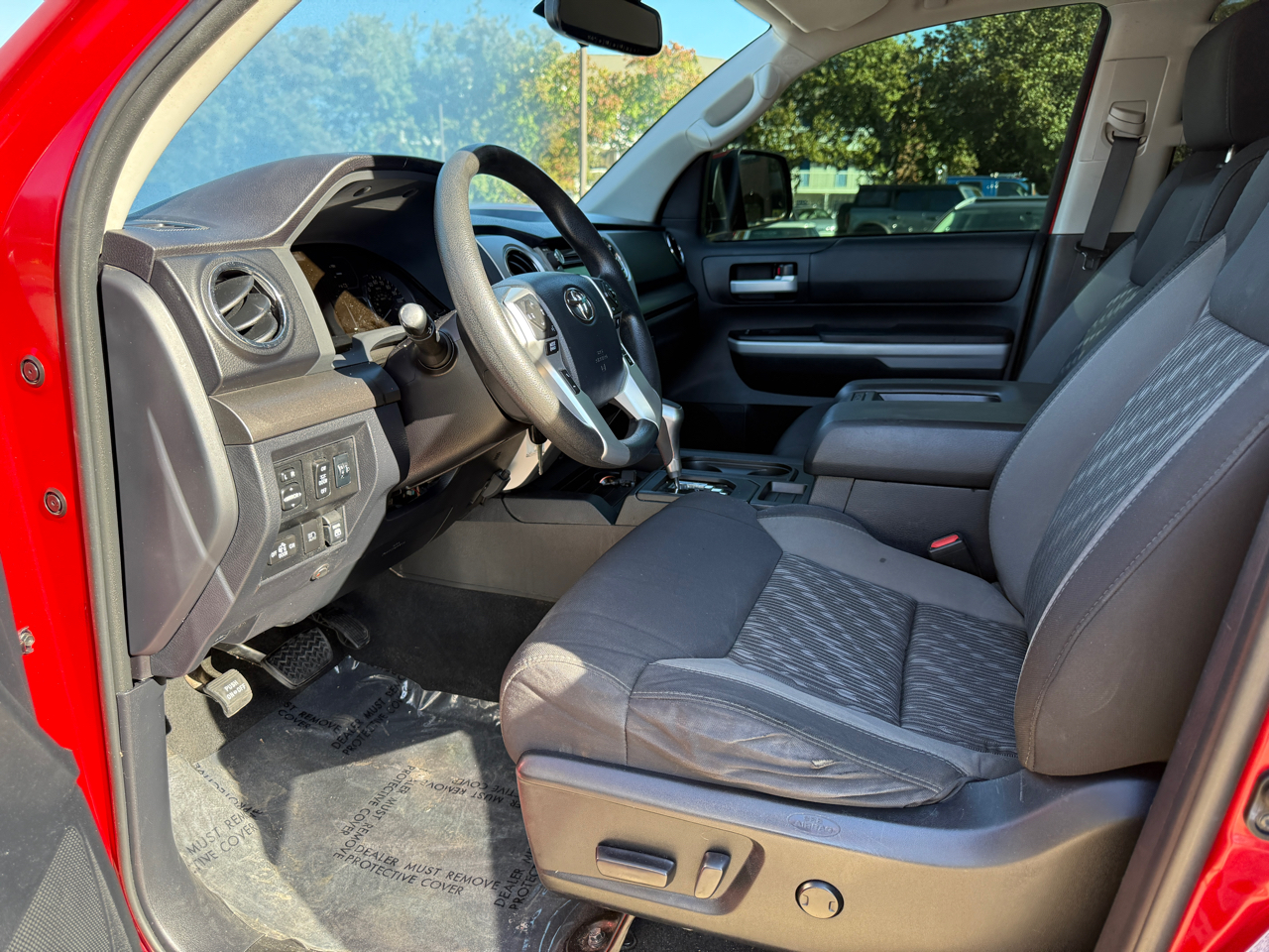 Toyota Tundra SR5 5.7L V8 CrewMax 4WD 2019 Toyota Tundra SR5 5.7L V8 CrewMax 4WD 2019