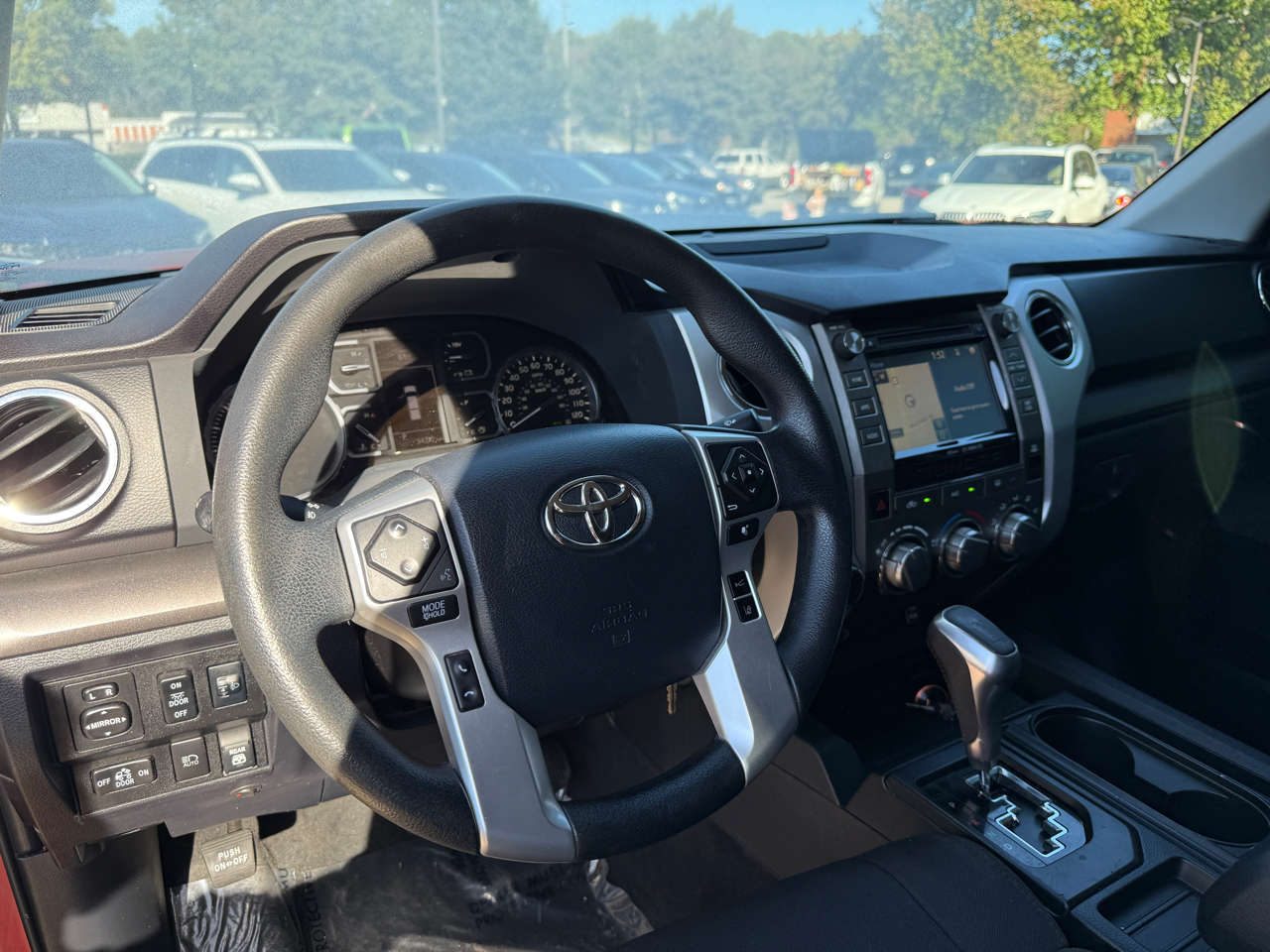 Toyota Tundra SR5 5.7L V8 CrewMax 4WD 2019 Toyota Tundra SR5 5.7L V8 CrewMax 4WD 2019