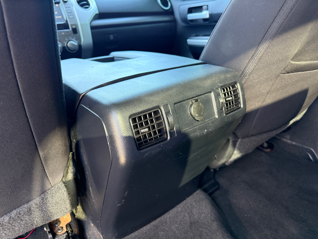 Toyota Tundra SR5 5.7L V8 CrewMax 4WD 2019 Toyota Tundra SR5 5.7L V8 CrewMax 4WD 2019