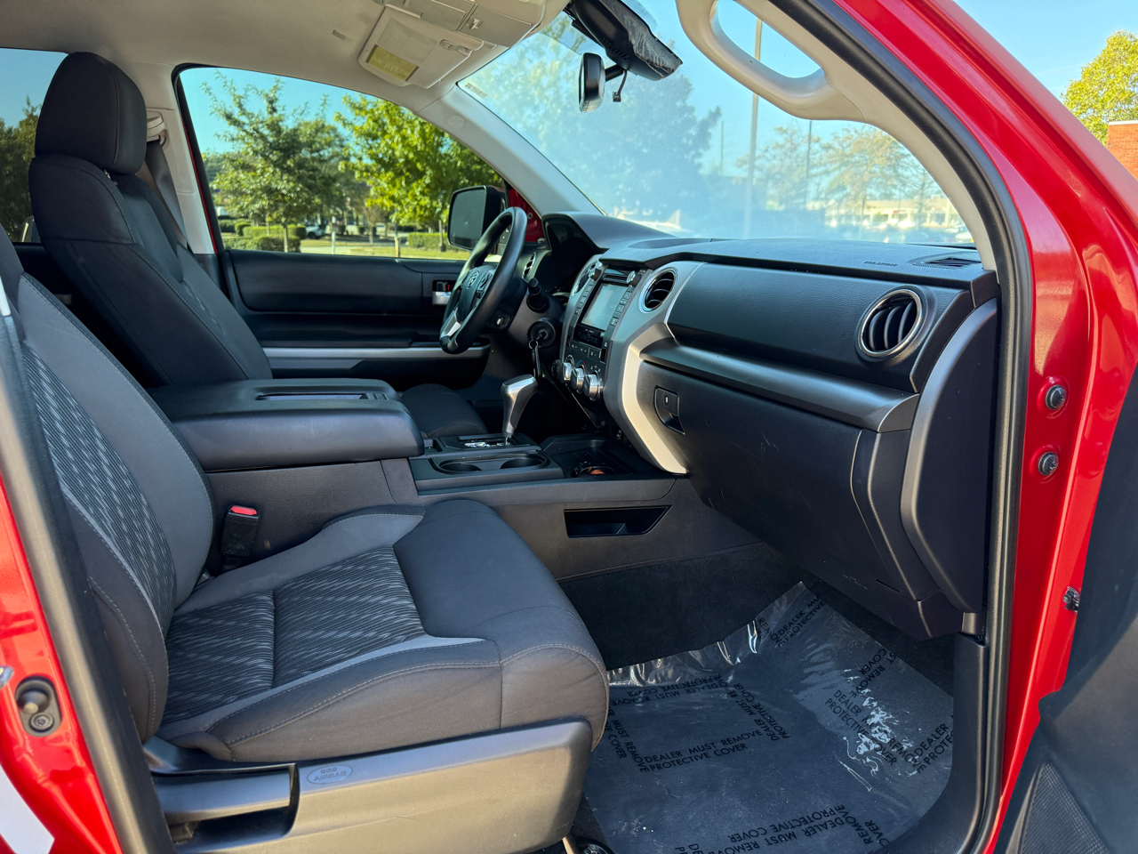 Toyota Tundra SR5 5.7L V8 CrewMax 4WD 2019 Toyota Tundra SR5 5.7L V8 CrewMax 4WD 2019