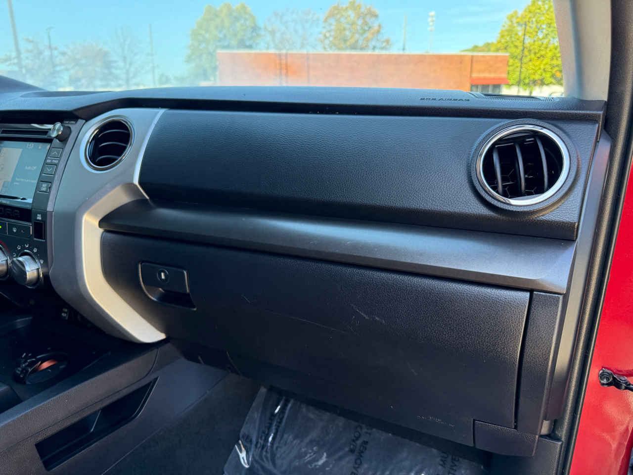 Toyota Tundra SR5 5.7L V8 CrewMax 4WD 2019 Toyota Tundra SR5 5.7L V8 CrewMax 4WD 2019