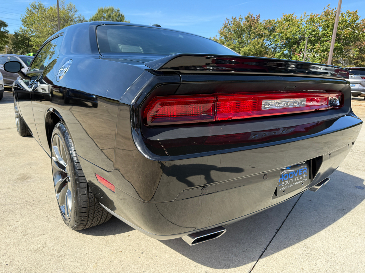 2014 Dodge Challenger SRT8 photo 2