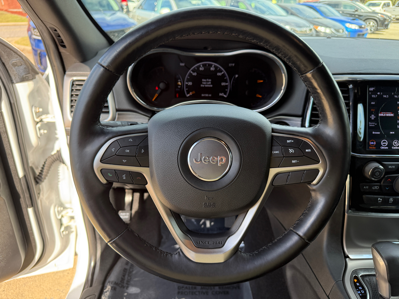 2020 Jeep Grand Cherokee Laredo photo 11