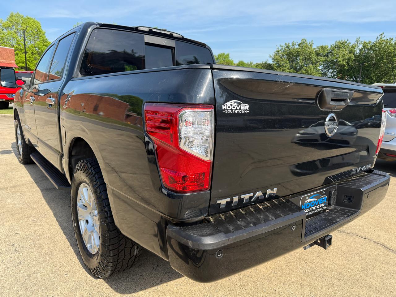 Nissan Titan SV Crew Cab 4WD 2019