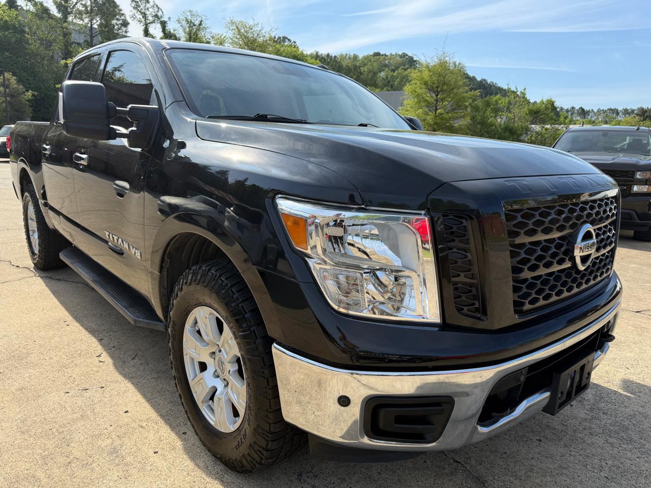Nissan Titan SV Crew Cab 4WD 2019