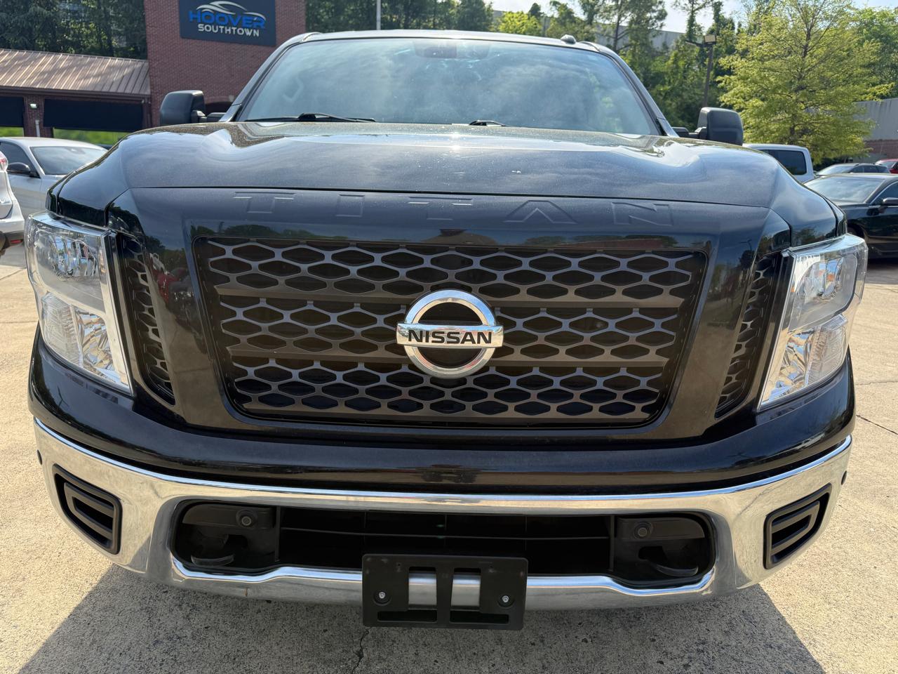 Nissan Titan SV Crew Cab 4WD 2019