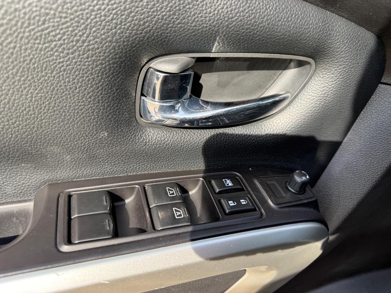 Nissan Titan SV Crew Cab 4WD 2019