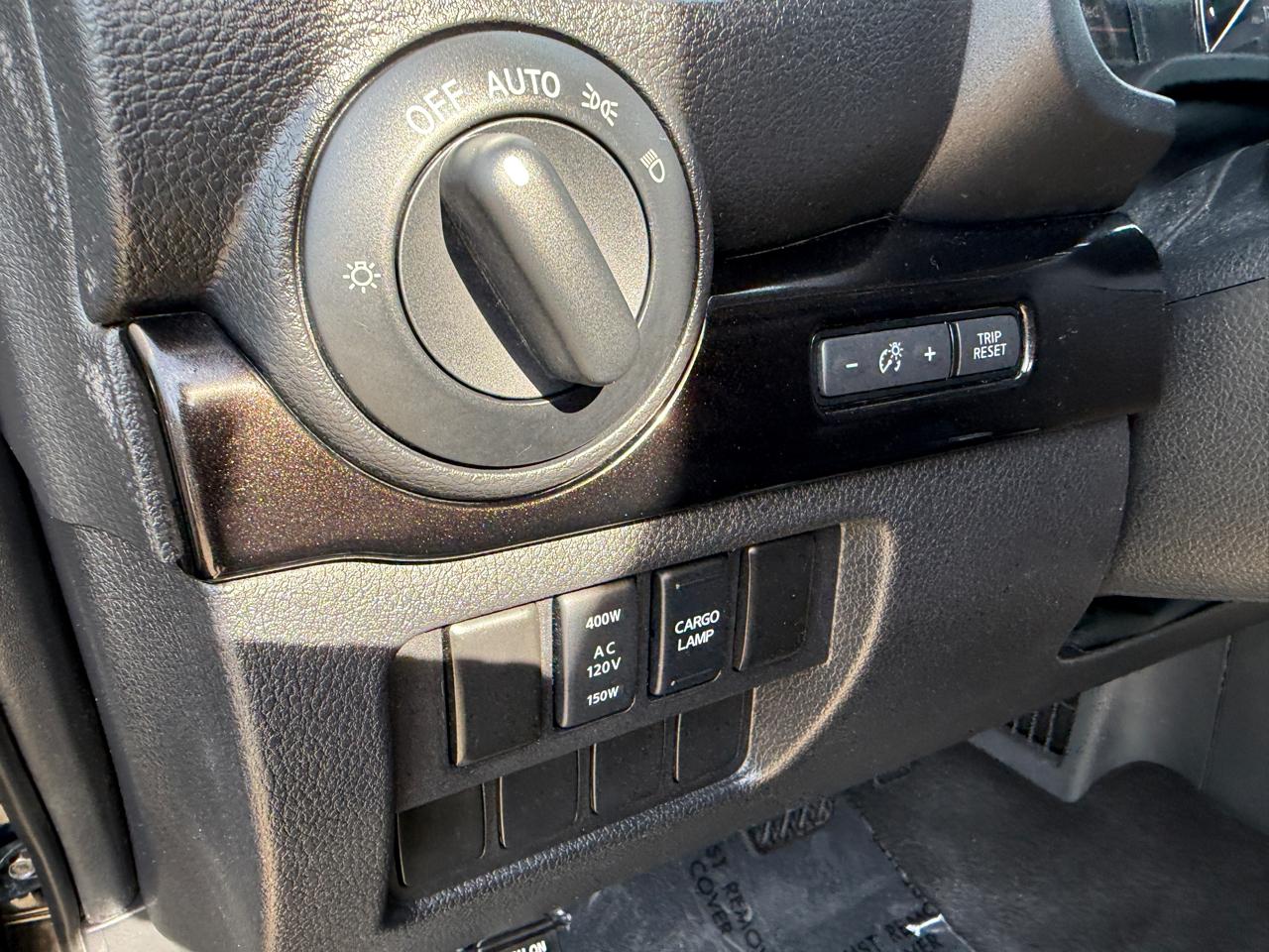 Nissan Titan SV Crew Cab 4WD 2019