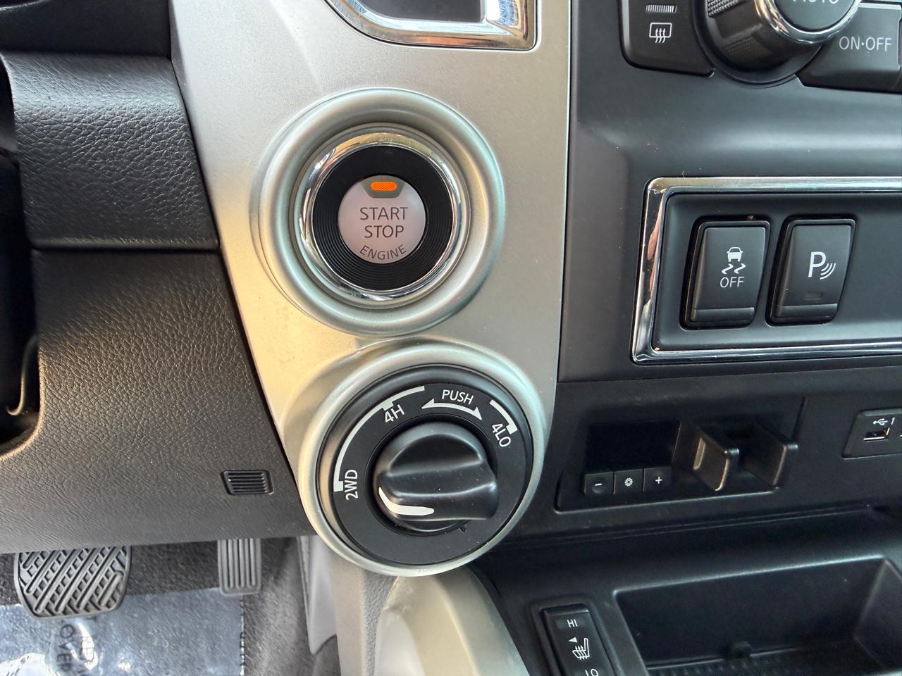 Nissan Titan SV Crew Cab 4WD 2019