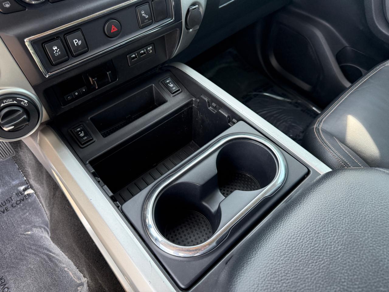 Nissan Titan SV Crew Cab 4WD 2019