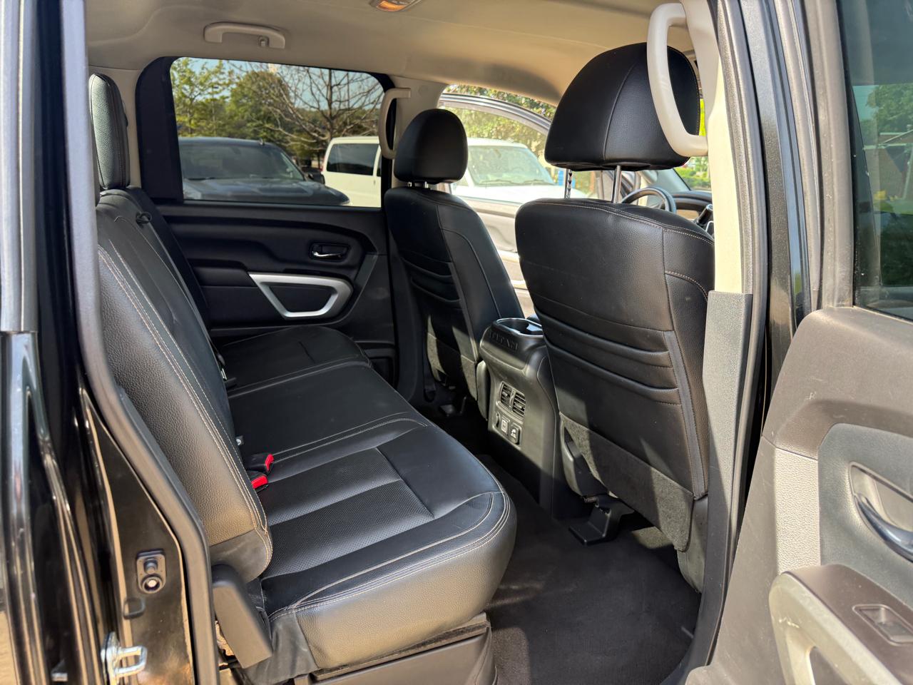 Nissan Titan SV Crew Cab 4WD 2019