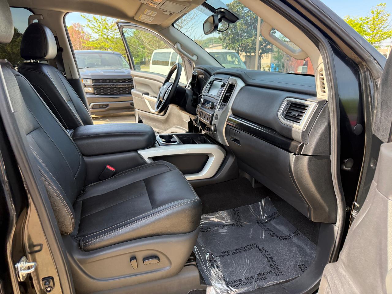 Nissan Titan SV Crew Cab 4WD 2019