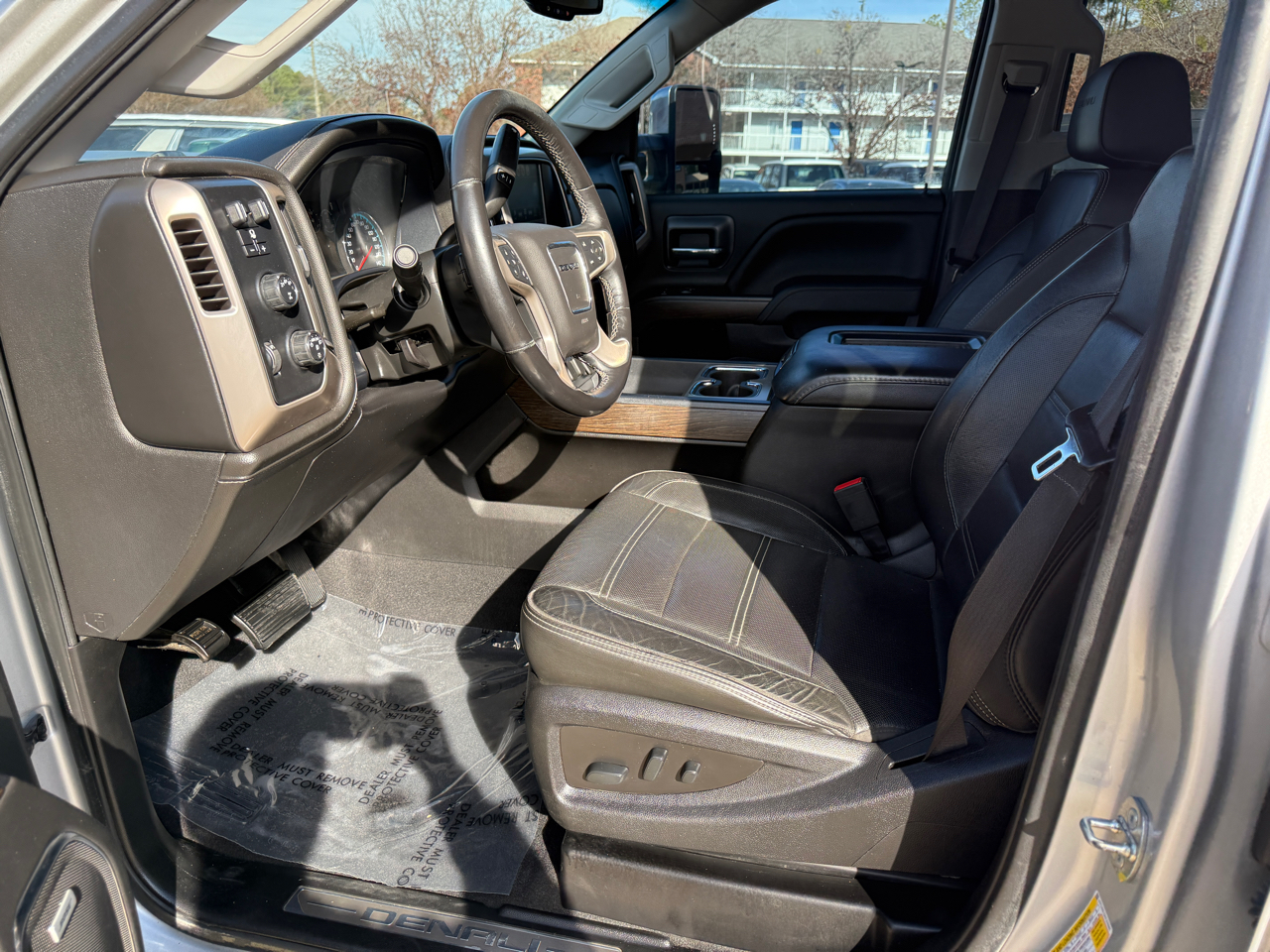 GMC Sierra 2500HD Denali Crew Cab 4WD 2019