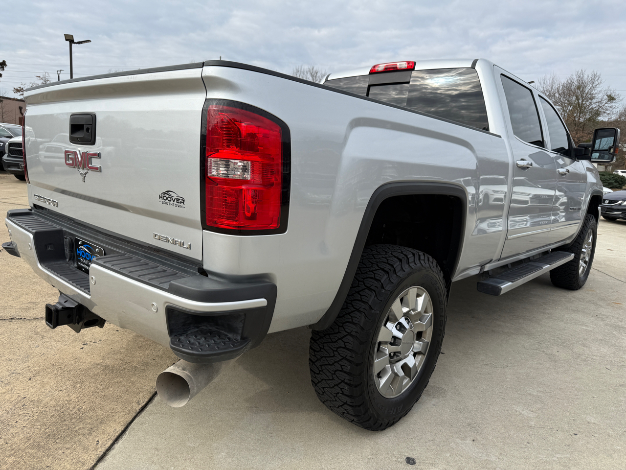 GMC Sierra 2500HD Denali Crew Cab 4WD 2019