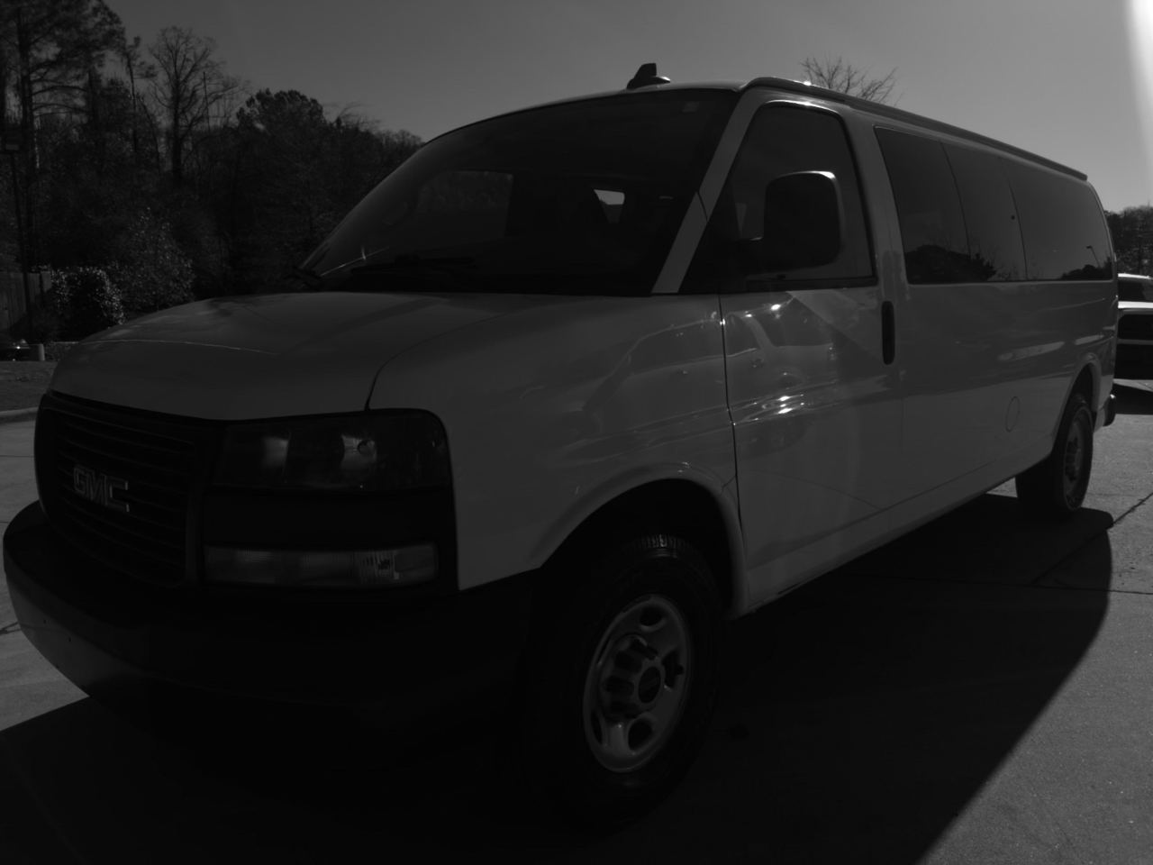 2023 GMC Savana LS 3500 15 PASSENGER