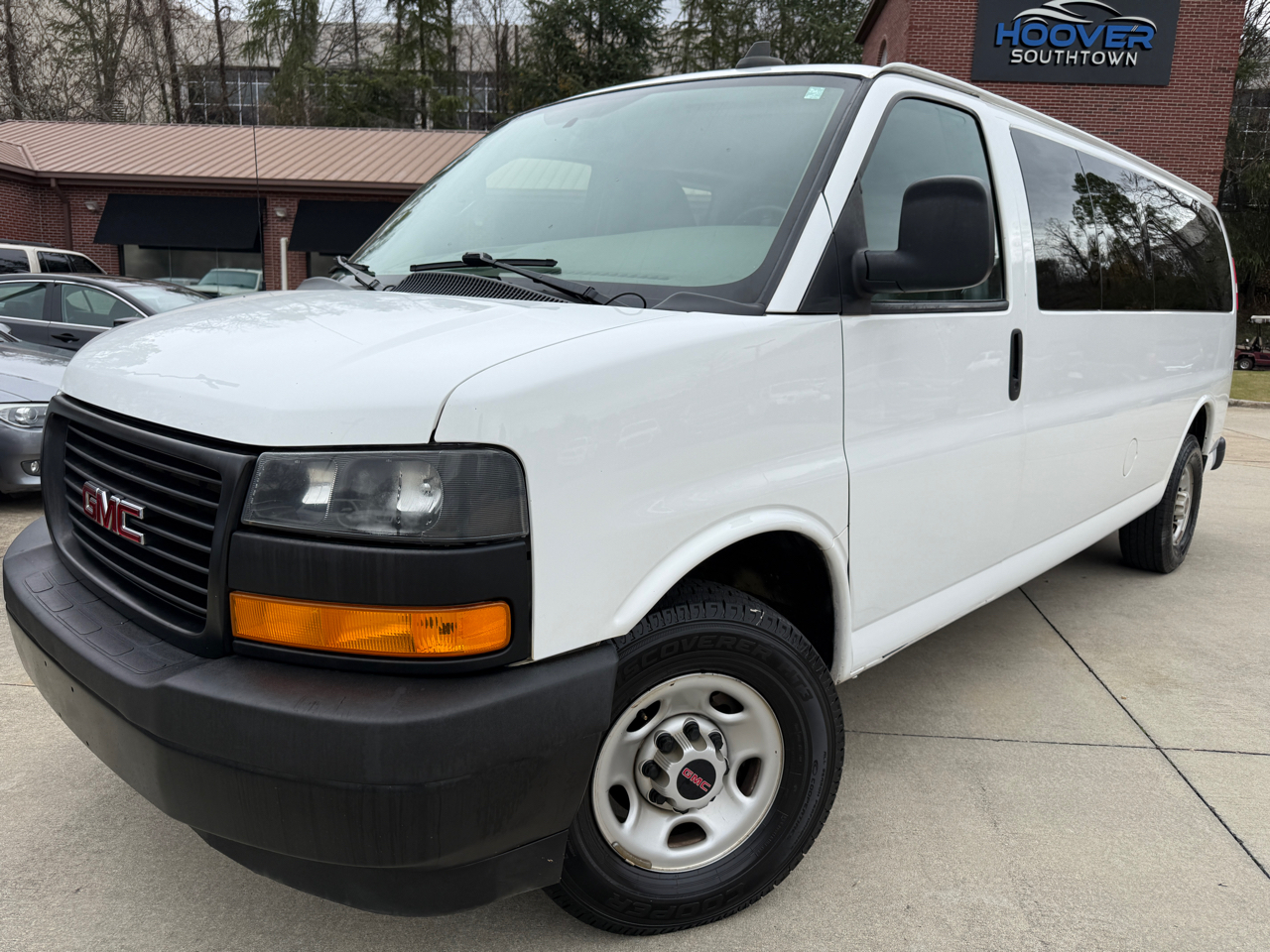 2023 GMC Savana LS 3500 15 PASSENGER