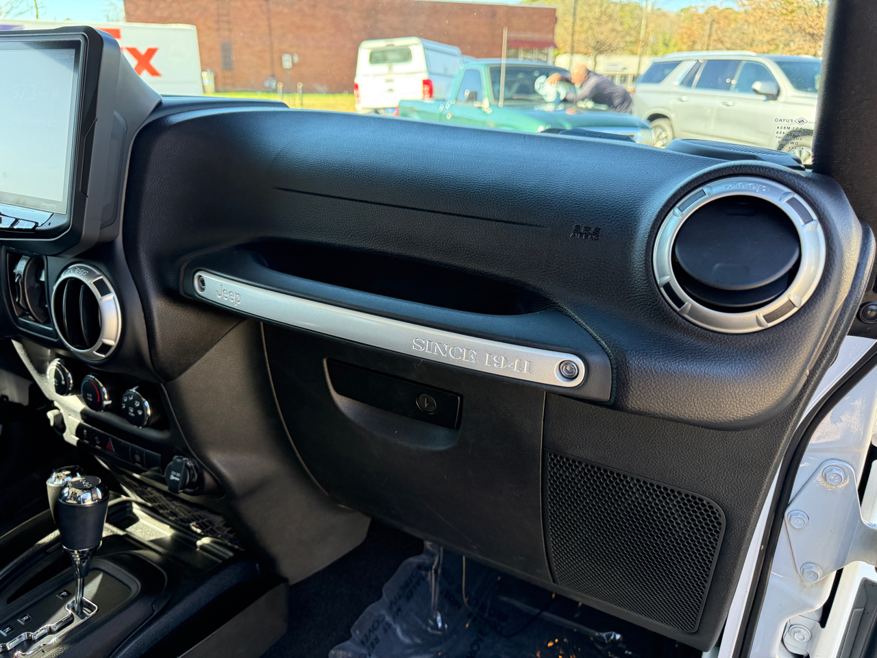 Jeep Wrangler Unlimited Sahara 4WD 2015