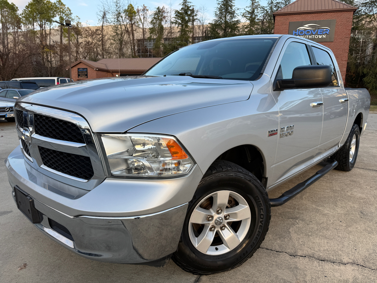 RAM 1500 SLT Crew Cab SWB 4WD 2017