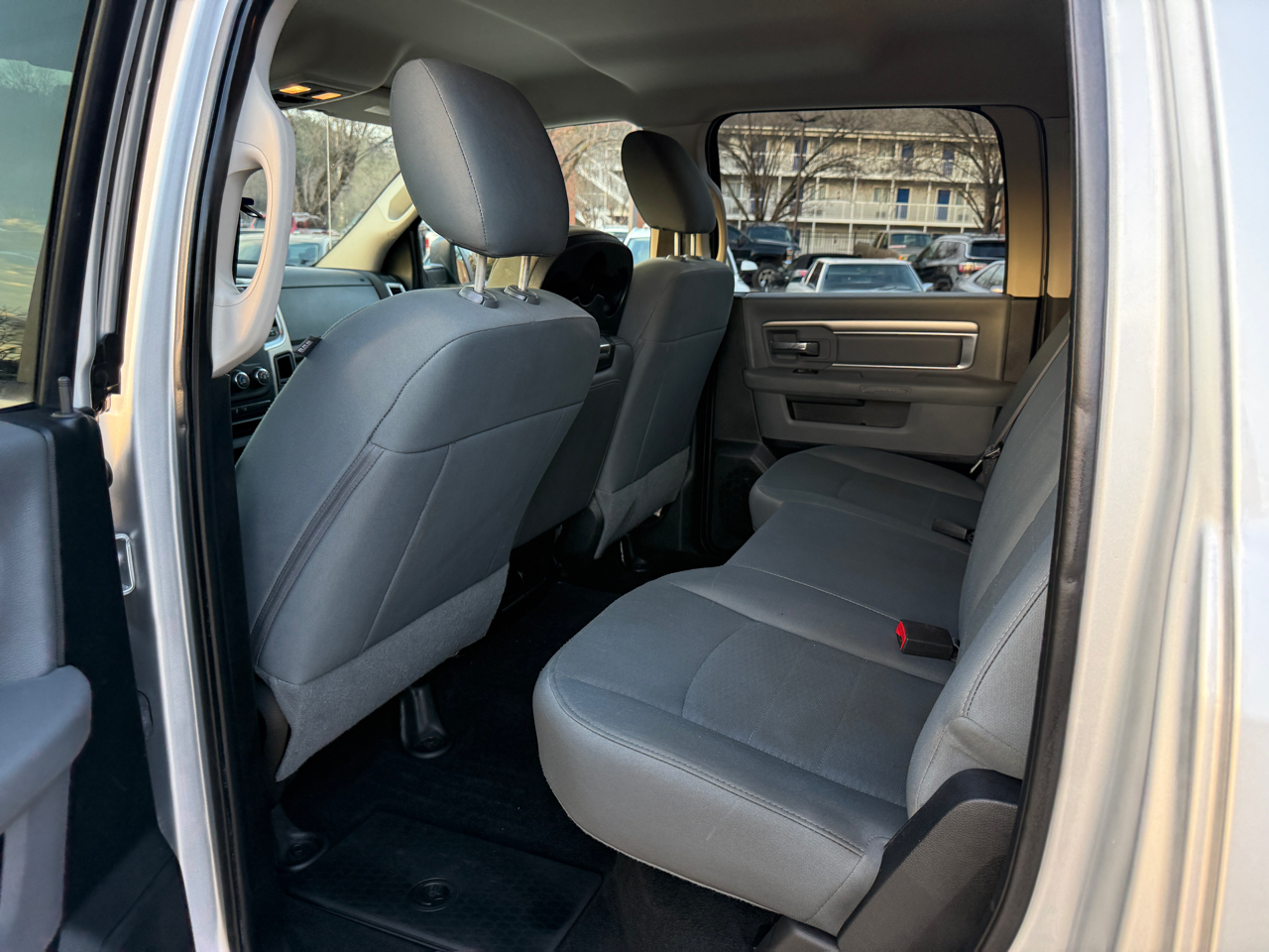 RAM 1500 SLT Crew Cab SWB 4WD 2017