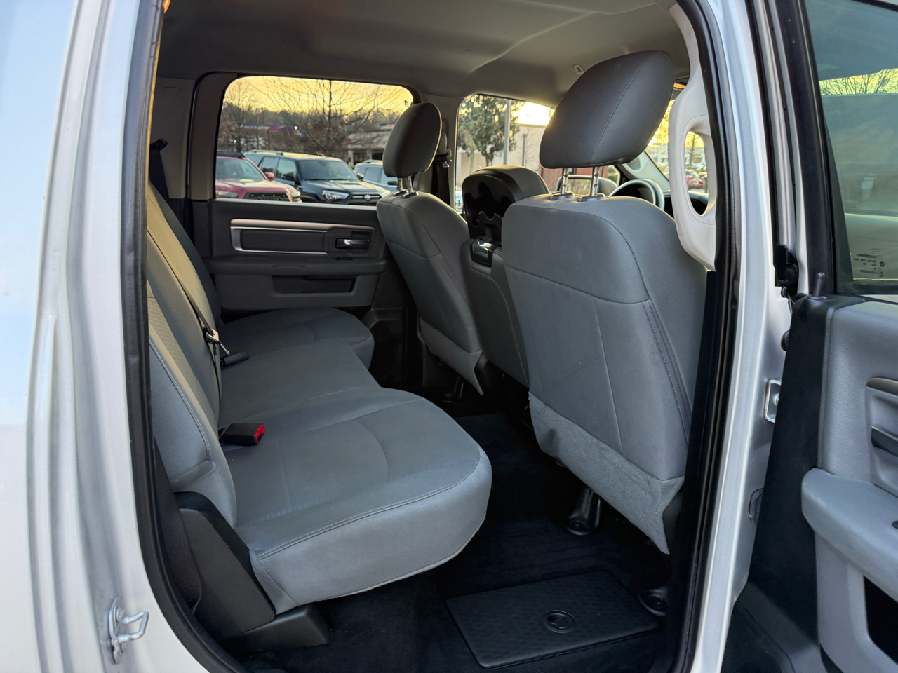 RAM 1500 SLT Crew Cab SWB 4WD 2017