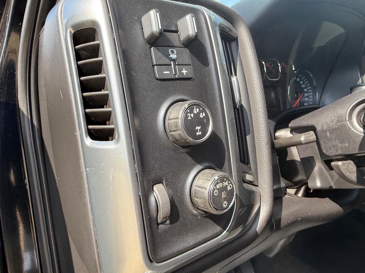 Chevrolet Silverado 2500HD LT Crew Cab 4WD 2015