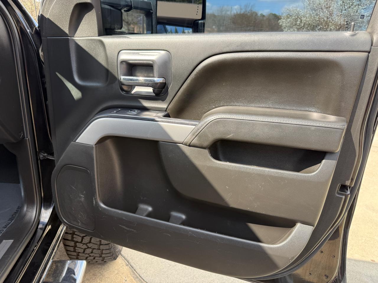 Chevrolet Silverado 2500HD LT Crew Cab 4WD 2015