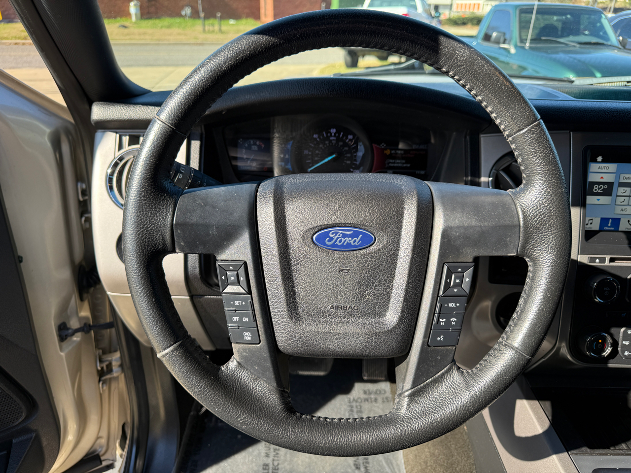 Ford Expedition 119" WB XLT 2017