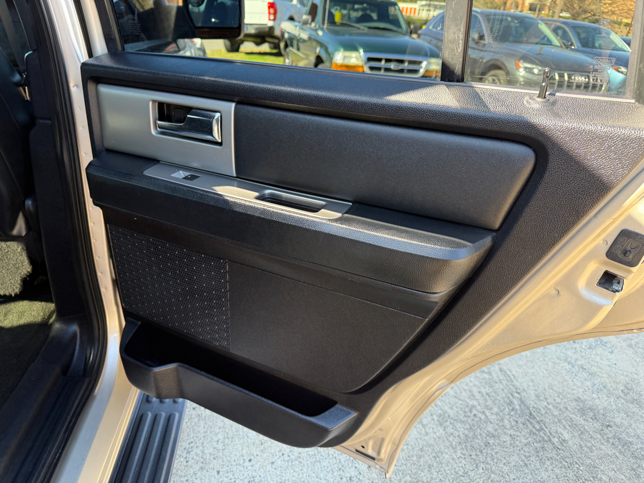 Ford Expedition 119" WB XLT 2017