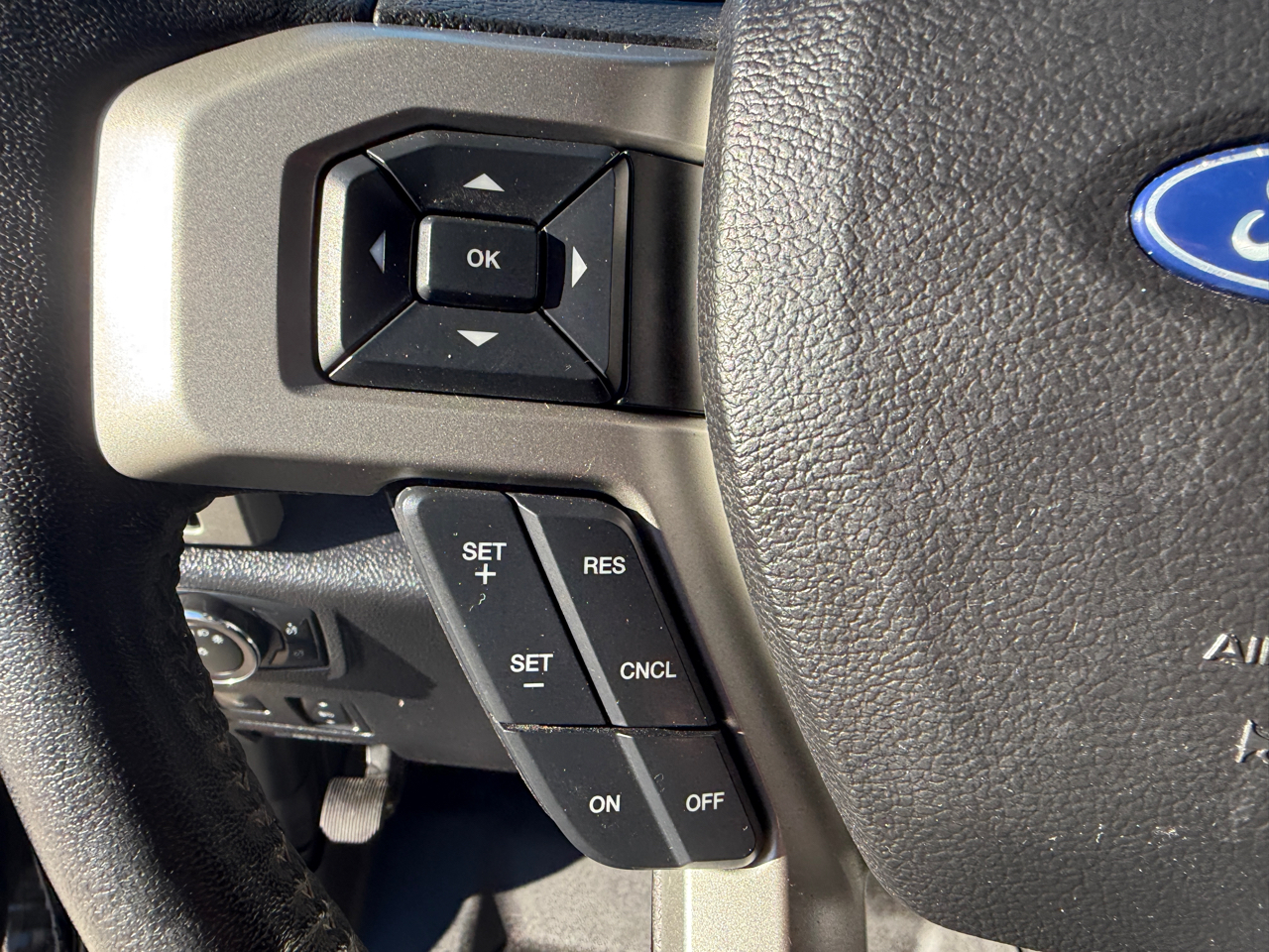 Ford F-250 SD Lariat Crew Cab 4WD 2017