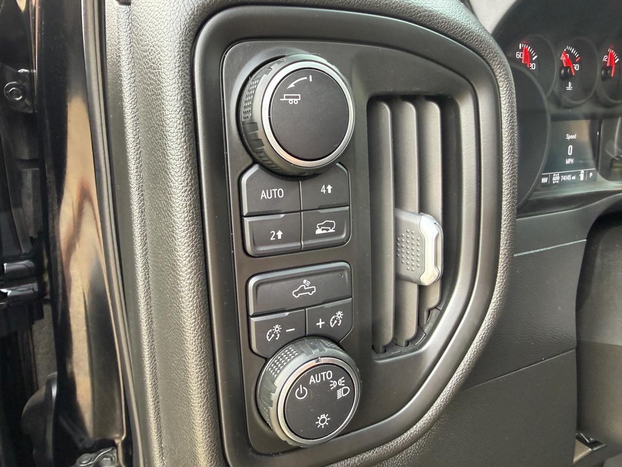 Chevrolet Silverado 1500 Custom Double Cab 4WD 2020