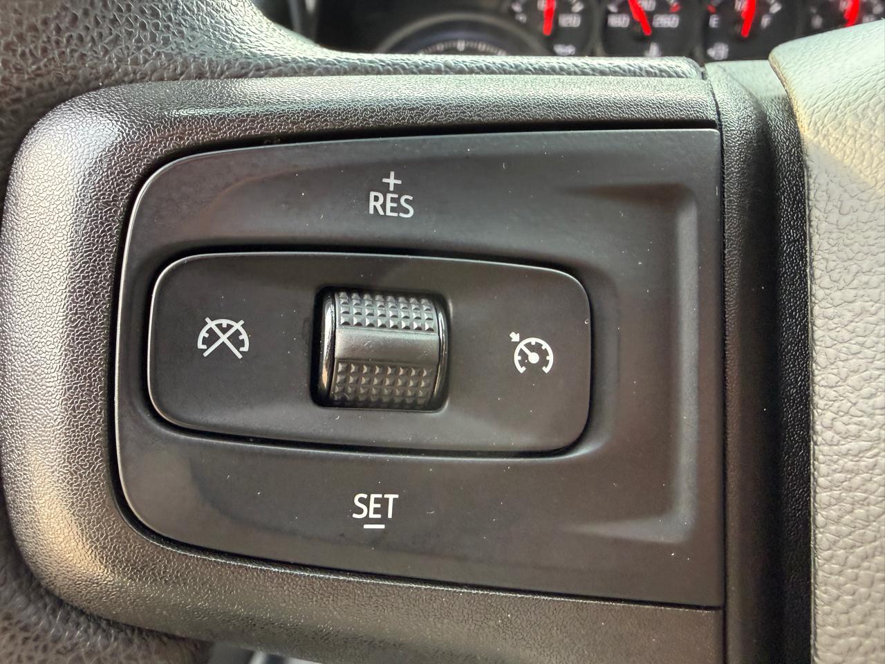 Chevrolet Silverado 1500 Custom Double Cab 4WD 2020